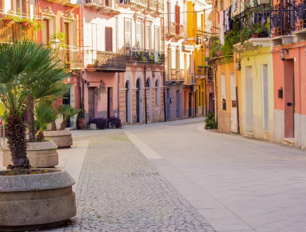 Appartamento Rosso Buoni E Cattivi Cagliari Habitación foto
